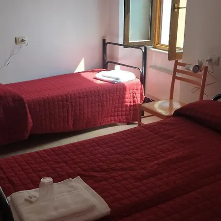 Hostel Ninin De Ma' Framura