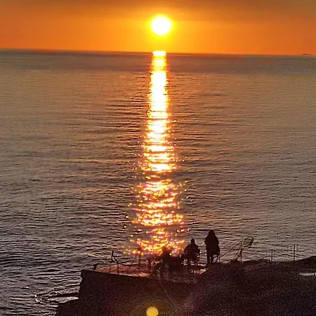 Hostel Ninin De Ma' Framura