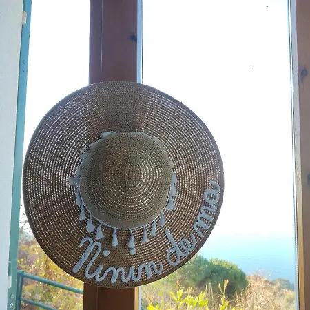 Ninin De Ma' Hostel Framura