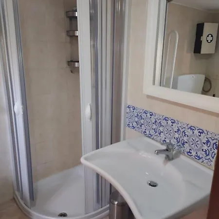 Hostel Ninin De Ma' Framura