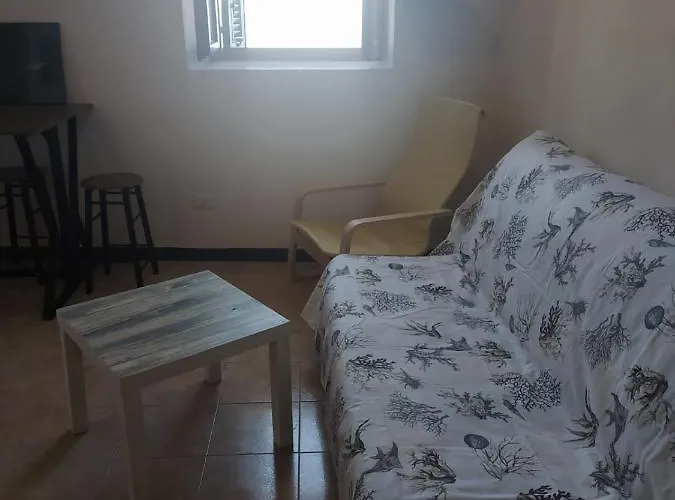 Ninin De Ma' Hostel Framura