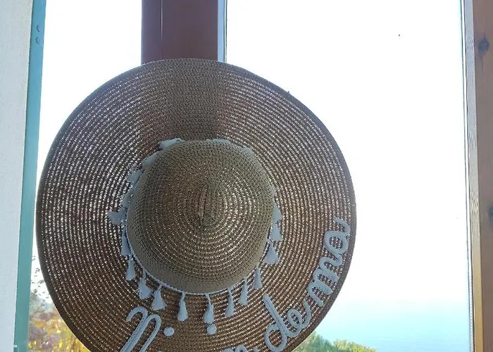 Ninin De Ma' Hostel Framura