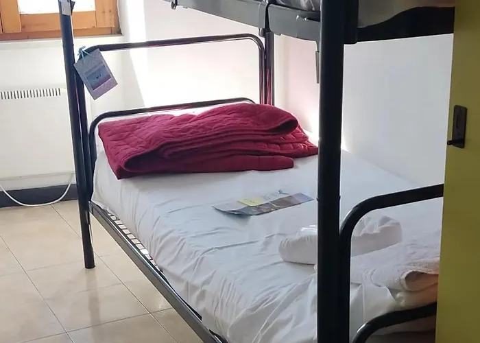 Ninin De Ma' Hostel Framura